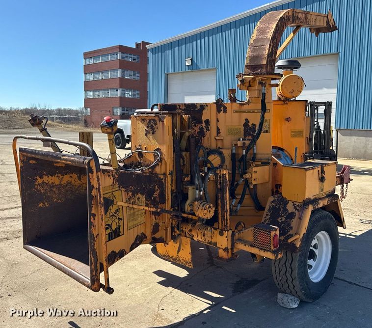 image for item DU3322 1990 Bandit wood chipper