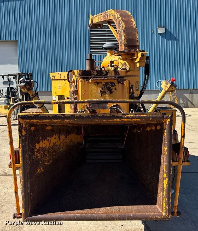 image for item DU3322 1990 Bandit wood chipper