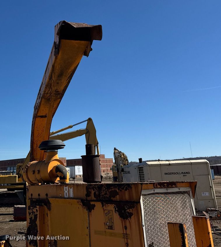 image for item DU3322 1990 Bandit wood chipper