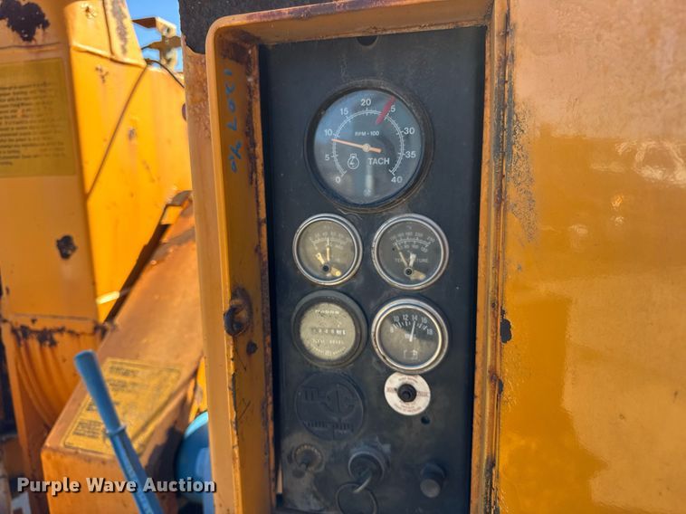 image for item DU3322 1990 Bandit wood chipper