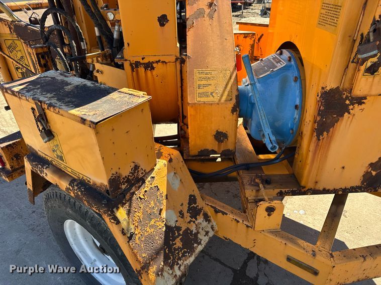 image for item DU3322 1990 Bandit wood chipper