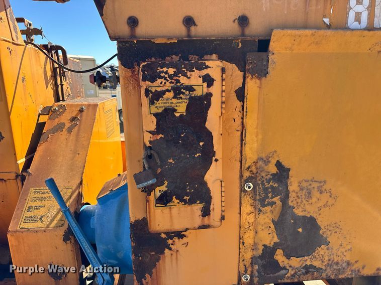 image for item DU3322 1990 Bandit wood chipper