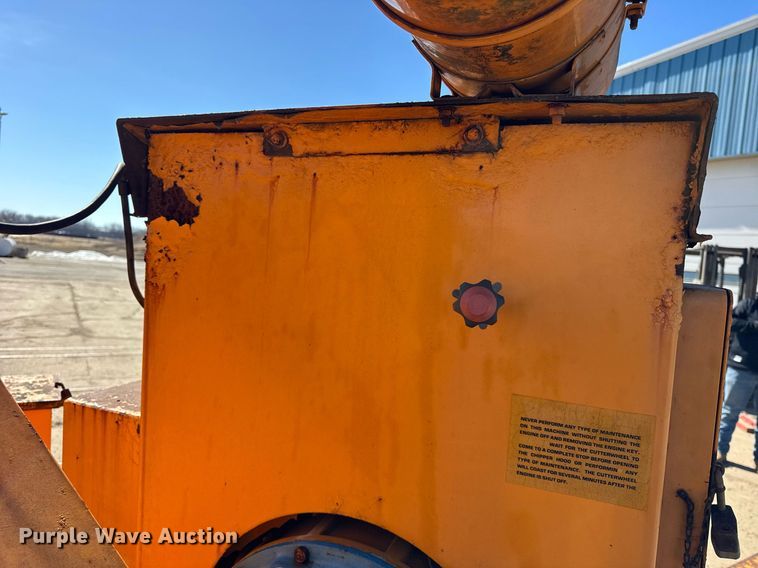 image for item DU3322 1990 Bandit wood chipper