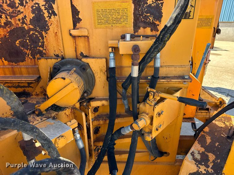 image for item DU3322 1990 Bandit wood chipper