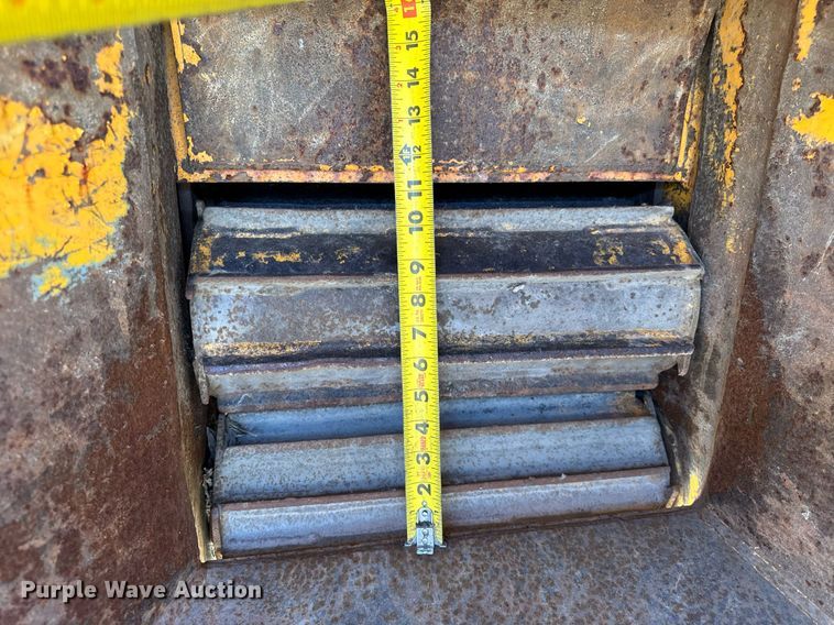 image for item DU3322 1990 Bandit wood chipper