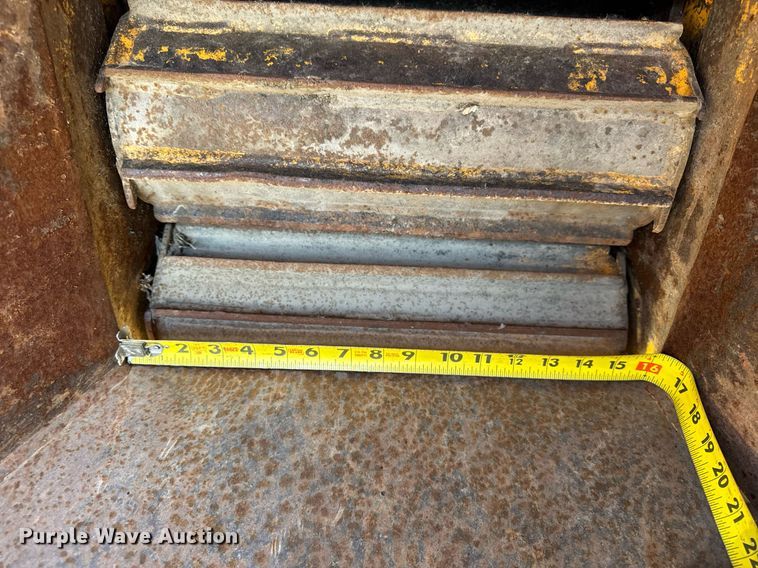 image for item DU3322 1990 Bandit wood chipper