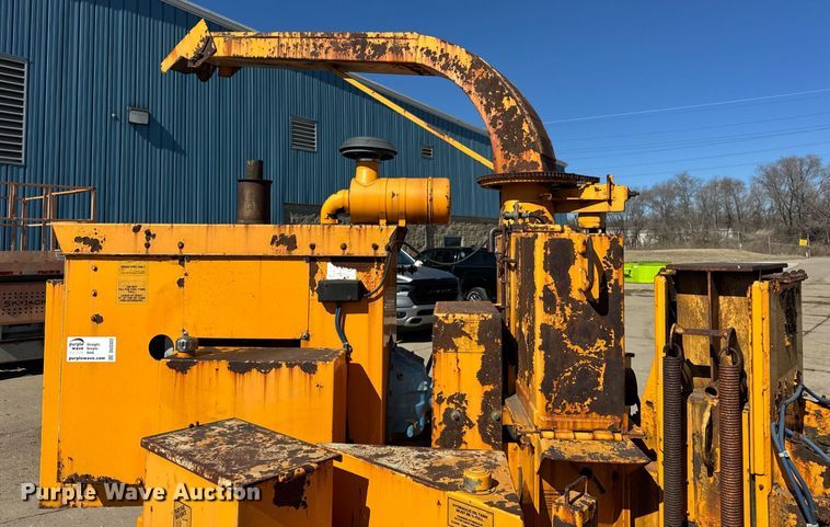 image for item DU3322 1990 Bandit wood chipper