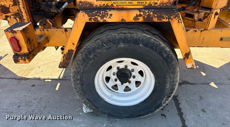 image for item DU3322 1990 Bandit wood chipper