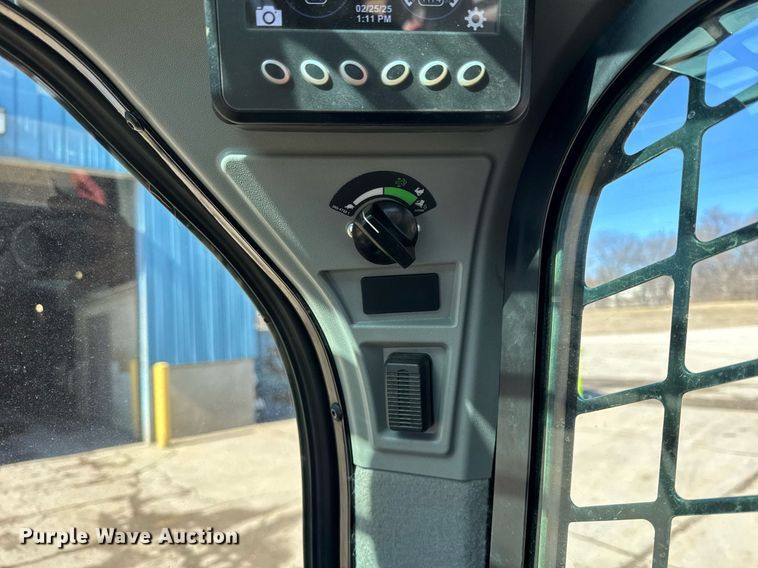 image for item DU3323 2022 Caterpillar 259D3 tracked skid steer loader