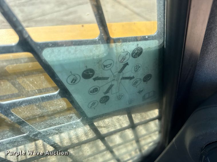 image for item DU3323 2022 Caterpillar 259D3 tracked skid steer loader