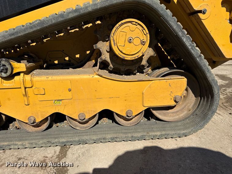 image for item DU3323 2022 Caterpillar 259D3 tracked skid steer loader