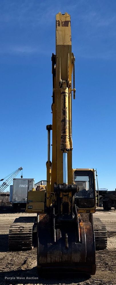 image for item DU3327 1997 John Deere 892E excavator