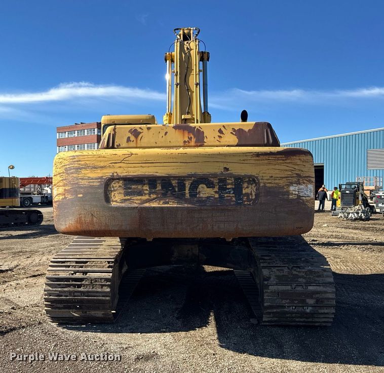 image for item DU3327 1997 John Deere 892E excavator