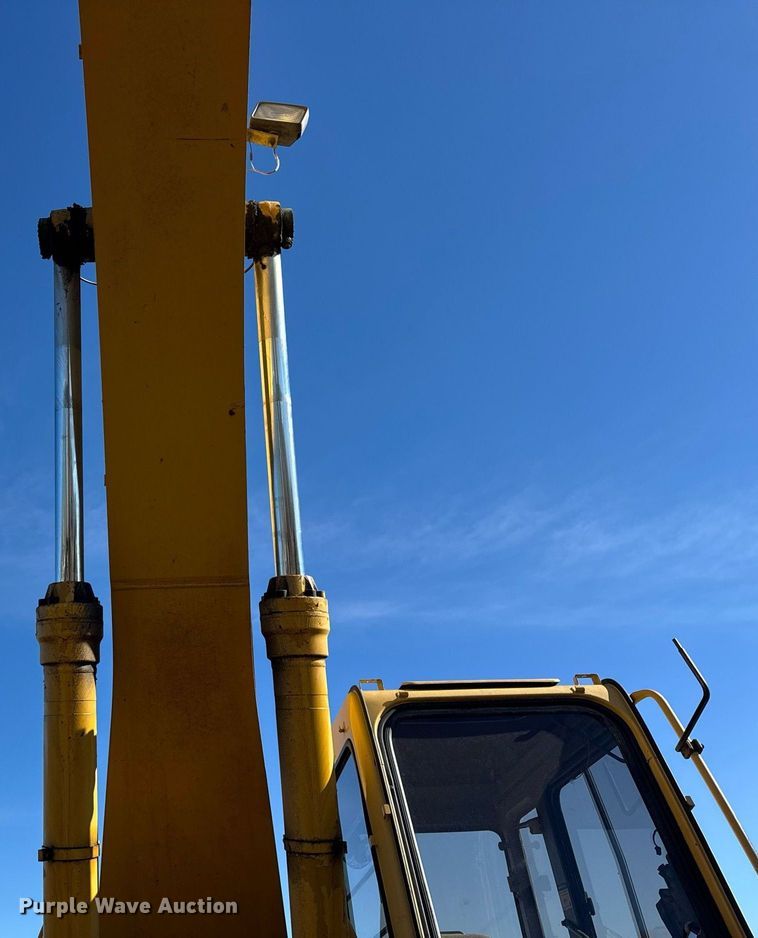 image for item DU3327 1997 John Deere 892E excavator