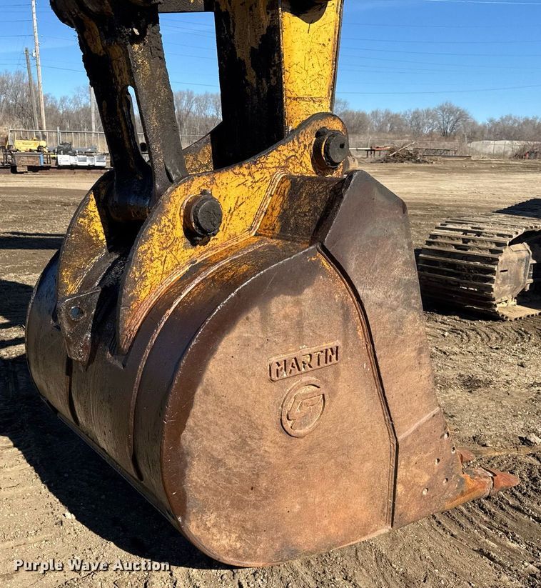 image for item DU3327 1997 John Deere 892E excavator