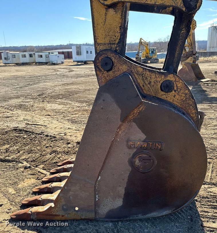 image for item DU3327 1997 John Deere 892E excavator