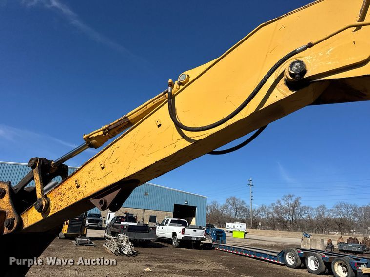 image for item DU3327 1997 John Deere 892E excavator