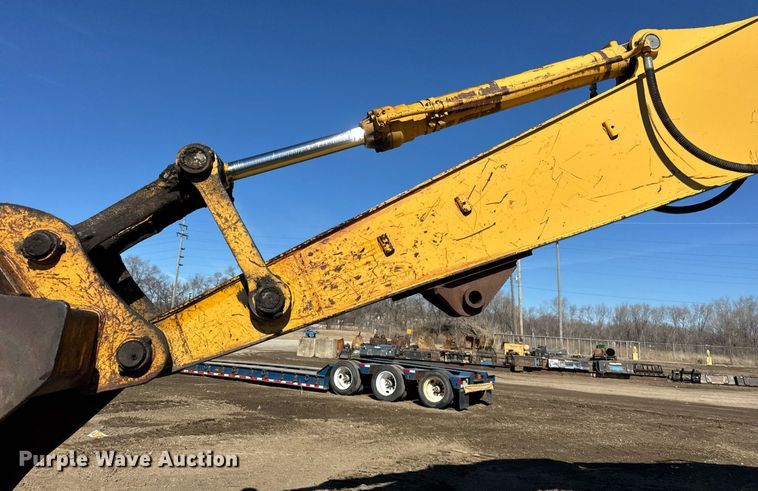 image for item DU3327 1997 John Deere 892E excavator