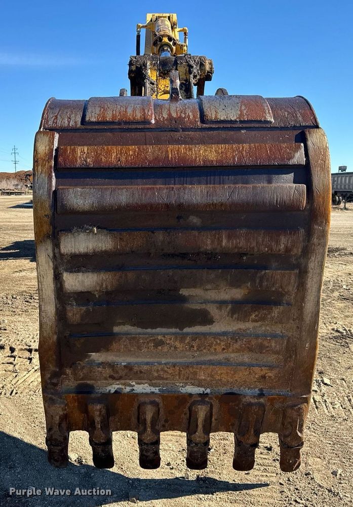 image for item DU3327 1997 John Deere 892E excavator