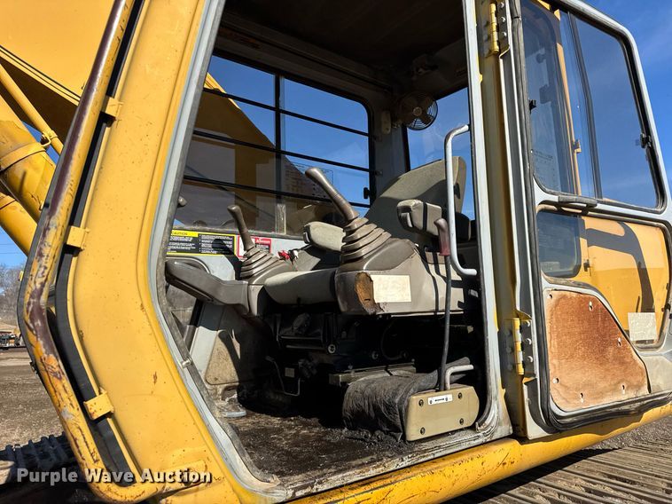 image for item DU3327 1997 John Deere 892E excavator