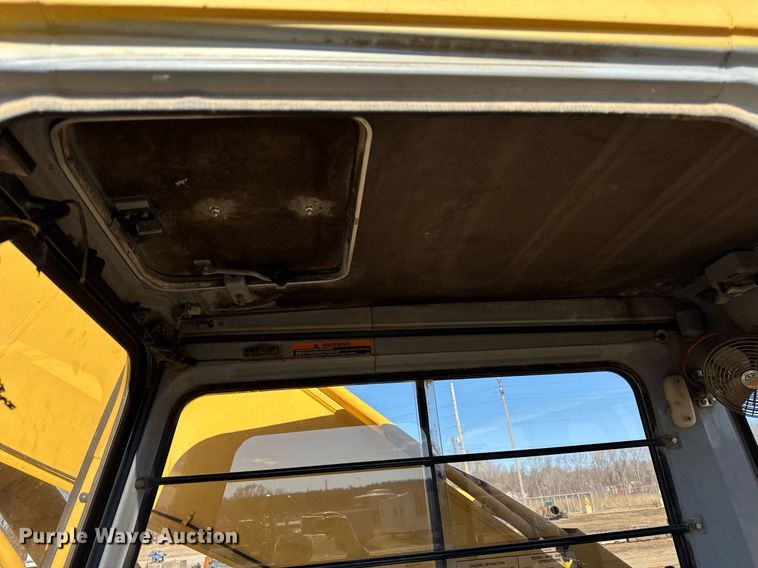 image for item DU3327 1997 John Deere 892E excavator