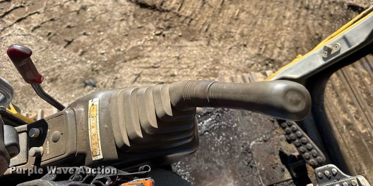 image for item DU3327 1997 John Deere 892E excavator