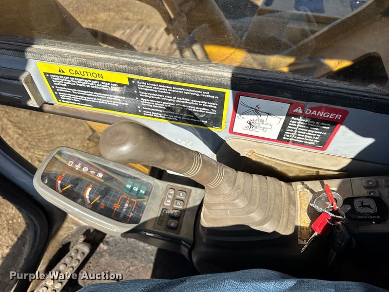 image for item DU3327 1997 John Deere 892E excavator