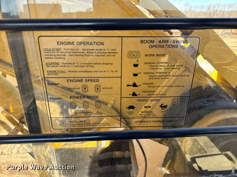 image for item DU3327 1997 John Deere 892E excavator