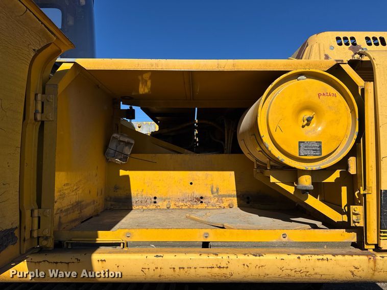 image for item DU3327 1997 John Deere 892E excavator