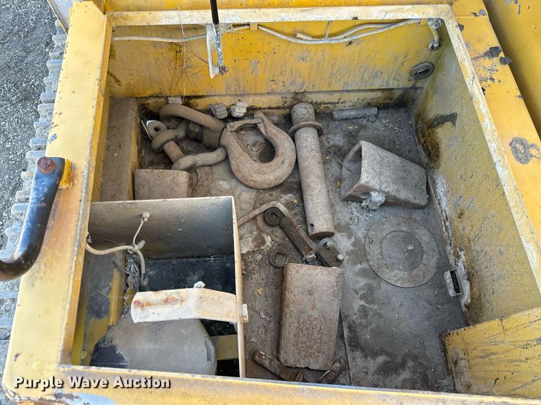 image for item DU3327 1997 John Deere 892E excavator