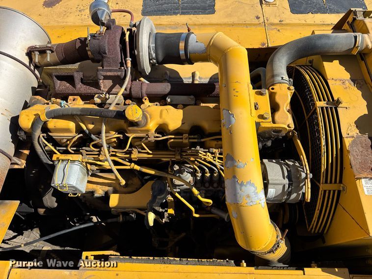 image for item DU3327 1997 John Deere 892E excavator