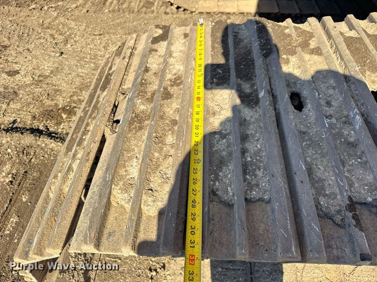 image for item DU3327 1997 John Deere 892E excavator