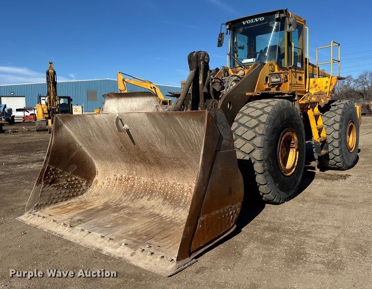image for item DU3328 1999 Volvo L180C wheel loader
