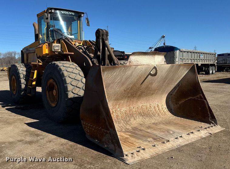 image for item DU3328 1999 Volvo L180C wheel loader