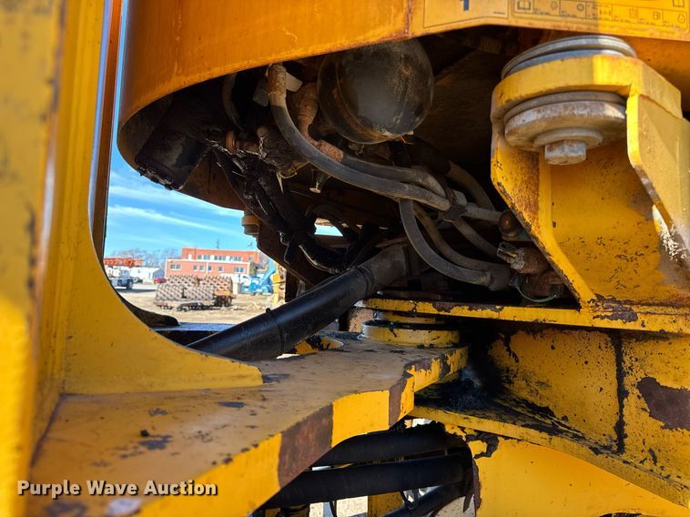 image for item DU3328 1999 Volvo L180C wheel loader