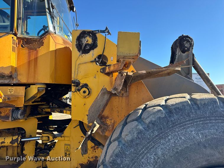 image for item DU3328 1999 Volvo L180C wheel loader