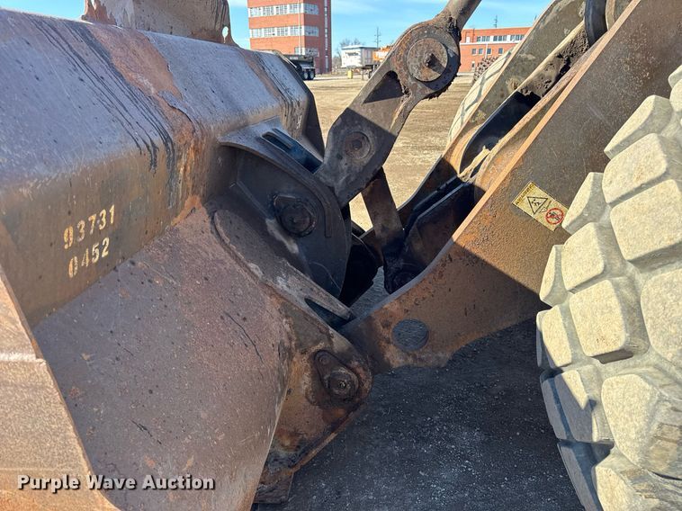 image for item DU3328 1999 Volvo L180C wheel loader