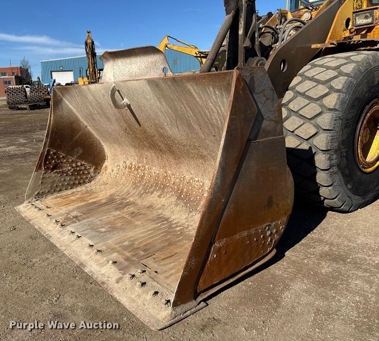 image for item DU3328 1999 Volvo L180C wheel loader