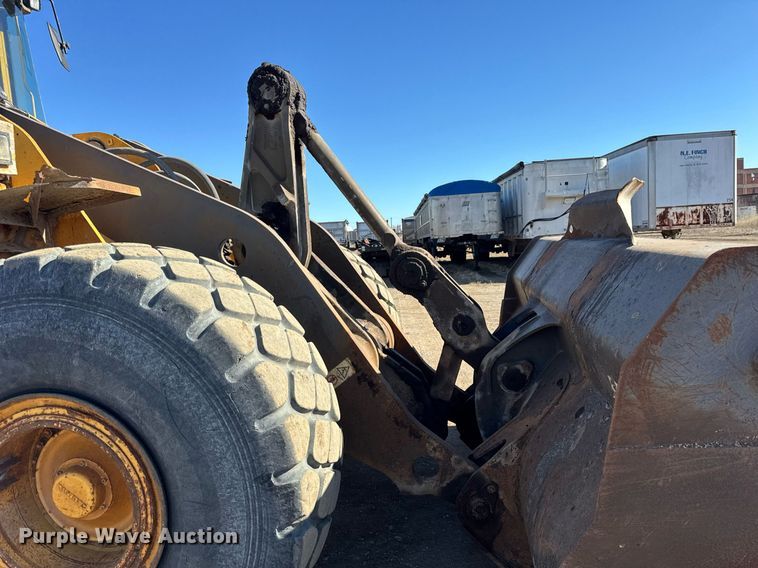 image for item DU3328 1999 Volvo L180C wheel loader