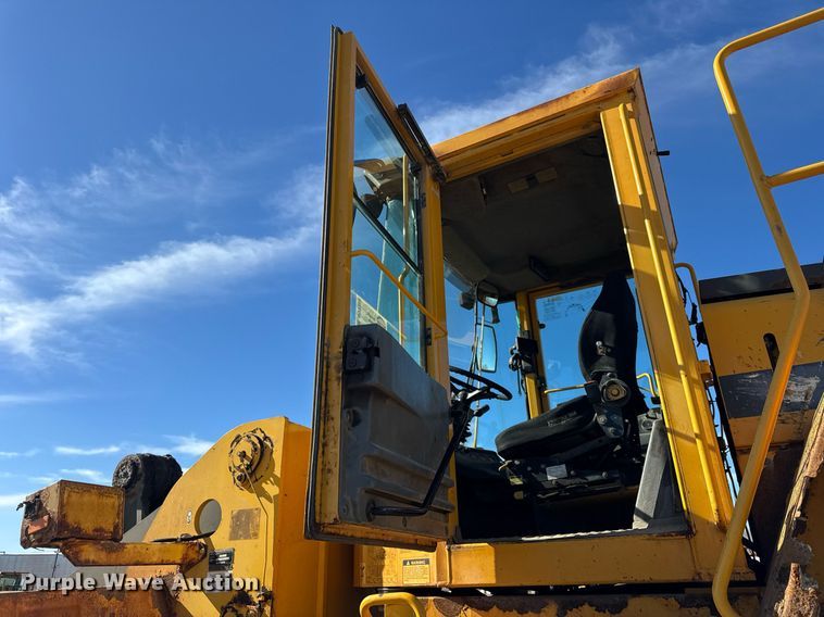 image for item DU3328 1999 Volvo L180C wheel loader