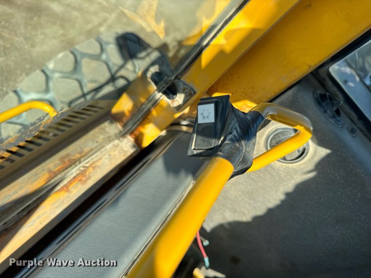 image for item DU3328 1999 Volvo L180C wheel loader