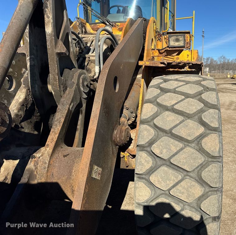 image for item DU3328 1999 Volvo L180C wheel loader