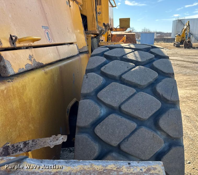 image for item DU3328 1999 Volvo L180C wheel loader