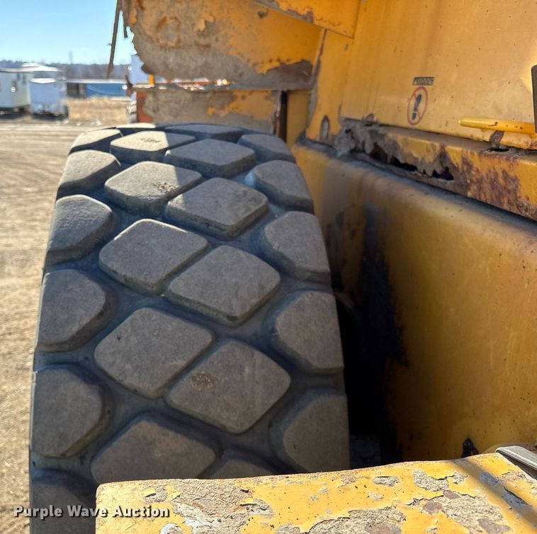 image for item DU3328 1999 Volvo L180C wheel loader