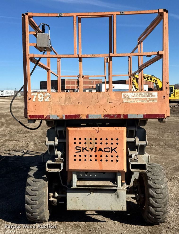 image for item DU3329 Skyjack 7027 scissor lift