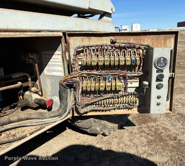 image for item DU3329 Skyjack 7027 scissor lift