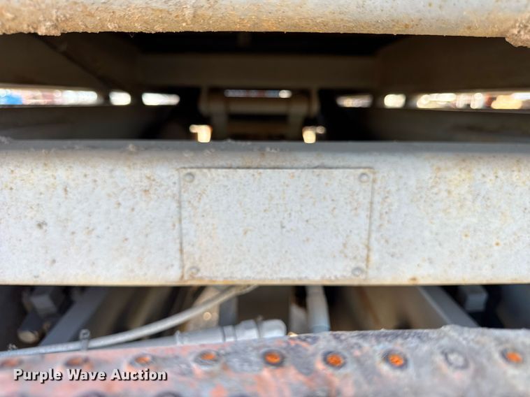 image for item DU3329 Skyjack 7027 scissor lift