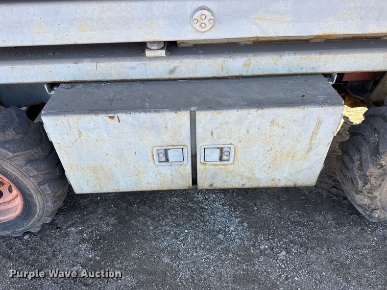 image for item DU3329 Skyjack 7027 scissor lift