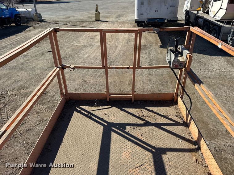 image for item DU3329 Skyjack 7027 scissor lift