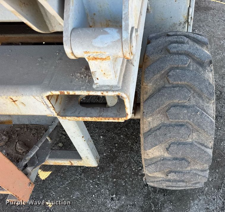 image for item DU3329 Skyjack 7027 scissor lift